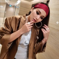 Setelah menjalani umrah pada akhir Mei 2022, Ayu kini sudah kembali ke Tanah Air. Ayu Ting Ting pun kembali beraktivikas. Ia mengunggah foto di feeds Instagramnya. Unggahan wanita kelahiran lahir 20 Juni 1992 langsung menjadi sorotan publik. Foto: Dok. Instagram @ayutingting92.