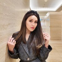 Sama seperti Maia Estianty yang rutin botox dan laser, Ayu Ting Ting pun melakukan perawatan wajah serupa. Dalam pengakuannya pada 2018 lalu di acara klinik kecantikan Dermapro, Ayu Ting Ting mengaku bahwa dia melakukan botox dan laser wajah karena memiliki banyak kerutan. Foto: Dok. Instagram @ayutingting92.