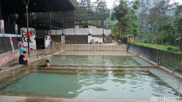 Jacuzzi Kafe