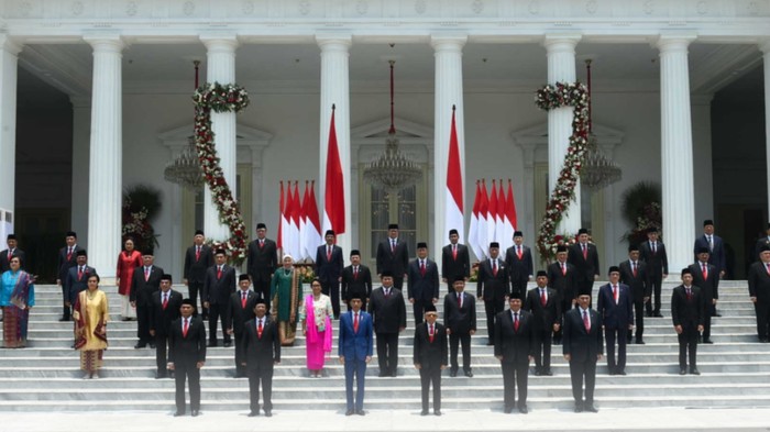 Perombakan Kabinet Indonesia Maju akan dilakukan hari ini. Agenda tersebut dilaksanakan siang ini, Rabu (15/6/2022) di Istana Negara, Jakarta.