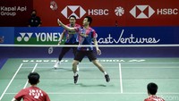 The Daddies, sapaan Ahsan/Hendra gagal melaju ke babak selanjutnya usai ditumbangkan wakil China 17-21, 22-24.