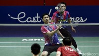 Selepas rehat, Ahsan/Hendra bangkit hingga unggul 15-12. Liu/Ou berhasil menipiskan jarak hingga 15-17, namun satu sambaran Hendra di depan net menambah angka pasangan Indonesia menjadi 18-15.