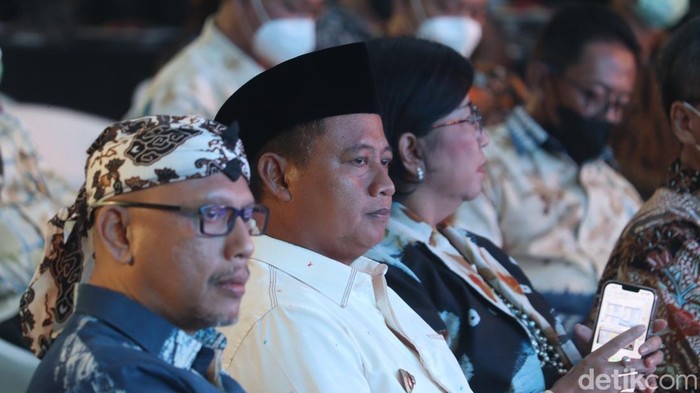 Kepala BI Jabar Herawanto dan Wagub Jabar Uu Ruzhanul Ulum