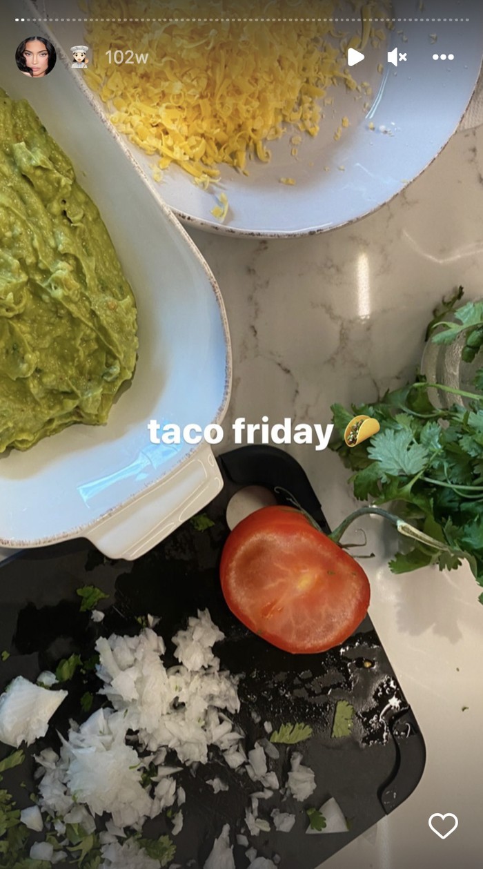 Ketika Kylie Jenner Pamer 10 Makanan Rumahan Buatannya yang Enak