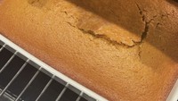 Kylie mengolah labu kuning menjadi pumpkin cake. Ia menambahkan bahan seperti telur, tepung terigu, baking soda dan powder, hingga bubuk kayu manis dan pala.