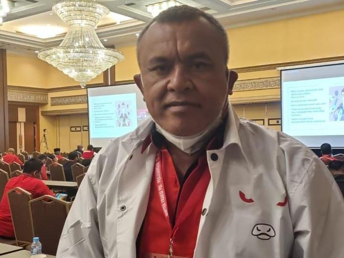 Ketua Fraksi PDIP DPRD Sumut Mangapul Purba