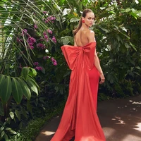 Oscar De La Renta merilis koleksi busana Resort 2023 di New York Botanical Garden, Amerika Serikat. Foto: dok. Oscar De La Renta.