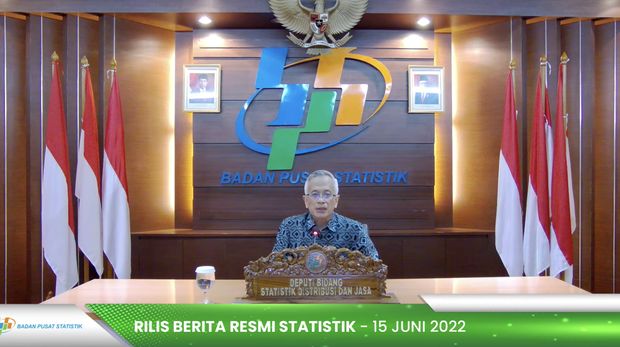 Konferensi pers Deputi Bidang Statistik Distribusi dan Jasa BPS, Setianto mengenai Perkembangan Ekspor dan Impor Indonesia Mei 2022 dan Perkembangan Upah Pekerja/Buruh Mei 2022. (Tangkapan Layar Youtube BPS)