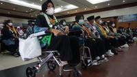 Sebanyak 444 jamaah calon haji asal Kalimantan Barat kloter 1 embarkasi Batam yang telah dinyatakan sehat dan negatif COVID-19 diberangkatkan menuju tanah suci Arab Saudi melalui Bandara Internasional Supadio Kubu Raya.  