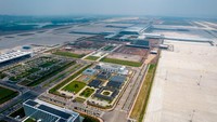 Bandara ini nantinya akan beroperasi dengan orientasi fungsional hub kargo udara dan bandara pengumpan untuk transportasi penumpang.  