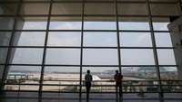 Begini interior di dalam bandara kargo pertama China yang ada di kawasan Ezhou, Provinsi Hubei, China, Selasa (14/6/2022).