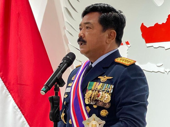 Menteri ATR/BPN diganti dengan Mantan Panglima TNI Hadi Tjahjanto. Sebelumnya, jabatan tersebut dipegang oleh Sofyan Djalil.