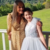 Unggahan terbaru Nafa yang memperlihatkan foto sang anak pun langsung banjir komentar netizen. Tak sedikit yang memujinya cantik. Bahkan ada juga yang menyamakannya dengan Jisoo BLACKPINK. JISSO nya indonesia, komentar salah seorang netizen. Foto: Instagram/@nafaurbach