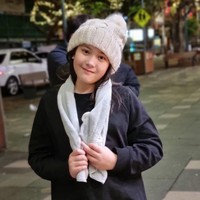 Mikhaela Lee Jowono lahir pada 8 Februari 2011. Saat ini dirinya sudah berusia 11 tahun. Mikhaela lahir dari pasangan Nafa Urbach dan Zack Lee yang menikah pada 16 Februari 2007.Foto: Instagram/@nafaurbach