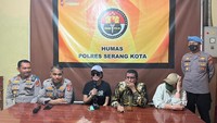Setelah adanya kesepakatan, pada hari yang sama Nikita Mirzani mendatangi Polres Serang Kota. Foto: dok. Humas Polda Banten