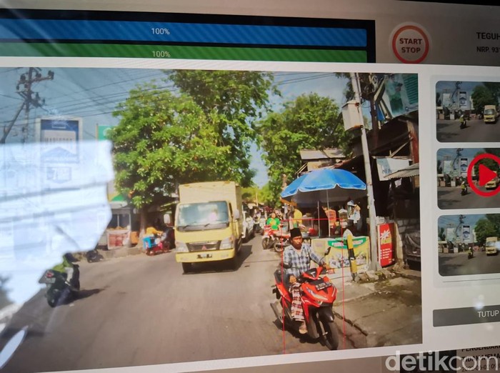 Pelanggar saat terekam kamera