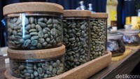 Sejumlah produk UMKM dipamerkan di West Java Industrial Meeting (WJIM) 2022.  