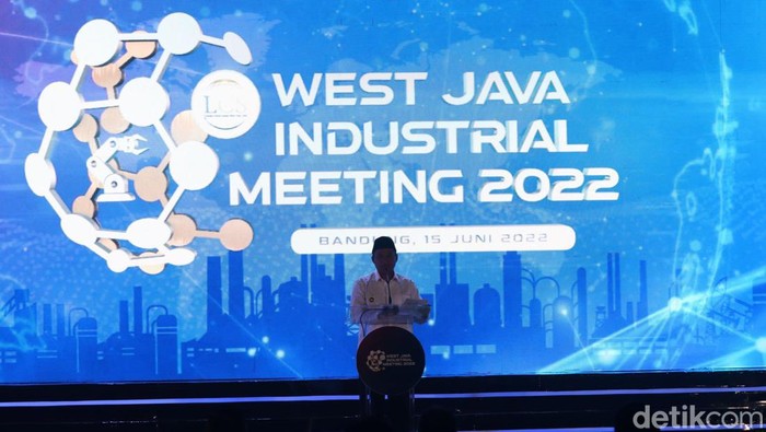 Pemprov Jabar Gelar West Java Industrial Meeting Demi meningkatkan daya saing industri di Jawa Barat Bank Indonesia (BI) Jabar menggelar West Java Industrial Meeting (MJIM) kedua di tahun 2022 ini. Salah satu pembahasan dalam WJIM 2022 ini adalah fasilitas Local Currency Settlement (LCS) untuk ekspor maupun impor.