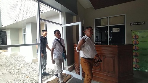 Pengurus Cabor boxer dan atlet panjat tebing saat hadir di Kantor Kejaksaan Negeri Dompu