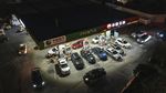 Potret Mobil-mobil di Wuhan Serbu SPBU Sebelum Harga Naik
