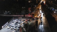 Sebagai informasi, sudah 10 kenaikan harga minyak di China sepanjang tahun 2022 ini. Kenaikan harga BBM membuat pengendara mendatangi sejumlah SPBU untuk mengisi bahan bakar sebelum tanggal 15 Juni 2022.