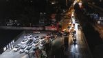 Potret Mobil-mobil di Wuhan Serbu SPBU Sebelum Harga Naik