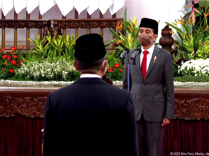 Presiden Jokowi melantik 2 menteri dan 3 wakil menteri baru di Istana Negara (Foto: Tangkapan layar YouTube Setpres)