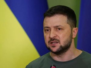Zelensky Sebut Pencaplokan 4 Wilayah Ukraina oleh Rusia Lelucon