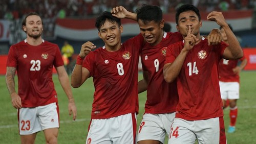 Timnas Indonesia sukses meraih tiket ke Piala Asia 2023 usai menaklukkan Nepal. Hasil itu diraih usai Timnas Indonesia tumbangkan Nepal 7-0.