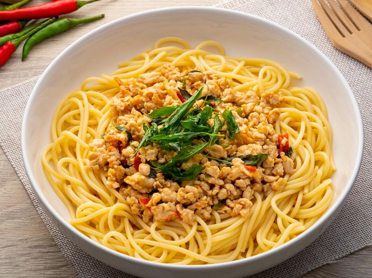 Resep Spaghetti Ayam Cincang Pedas Yang Mulur Enak Buat Makan Siang