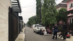 Suasana di Depan Rumah Nikita Mirzani yang Didatangi Polisi
