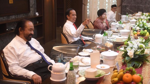 Momen Makan Siang Jokowi dan Tokoh, Ada yang Spesial Sebelum Reshuffle