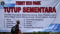 Pemprov DKI Jakarta pun memutuskan menutup sementara Tebet Eco Park, Jakarta Selatan. Taman itu bakal ditutup hingga akhir Juni mendatang. Penutupan dilakukan setelah semrawut gegara PKL dan parkir liar. Pemprov DKI juga tengah melakukan rapat untuk mengambil langkah antisipasi keramaian di Tebet Eco Park. (Foto: Rifkianto Nugroho)