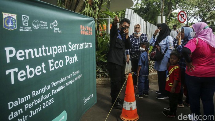 Tebet Eco Park Tutup Pengunjung Putar Balik Taman Honda atau Tebet Eco Park menutup diri dari kunjungan hingga akhir bulan ini. Pengunjung yang sudah terlanjur datang pun kecele dan kembali pulang.