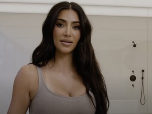 Aturan Kim Kardashian untuk Anak dalam Bermedsos Bertolak Belakang