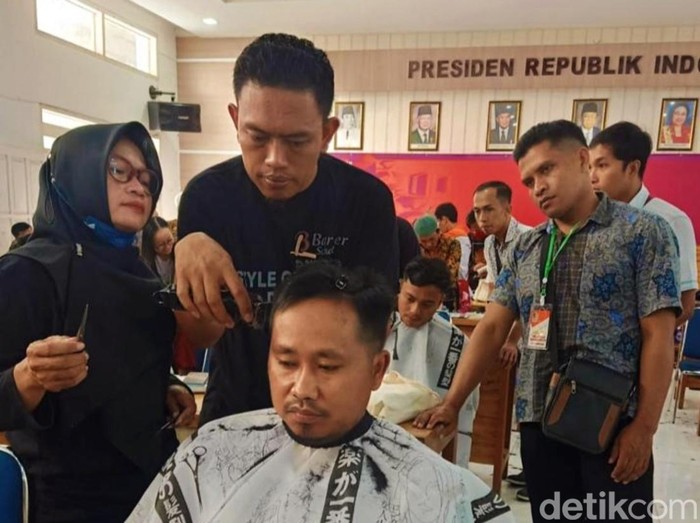 Wujudkan ekonomi mandiri, Banyuwangi gelar pelatihan barbershop