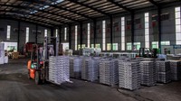 Aluminium daur ulang tersebut kini siap untuk dipasarkan.