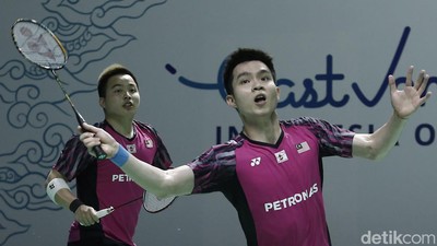 Aaron Chia/Soh Wooi Yik Sisihkan Wakil Belanda