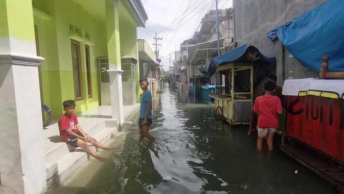 Banjir rob di Morokrembangan Surabaya