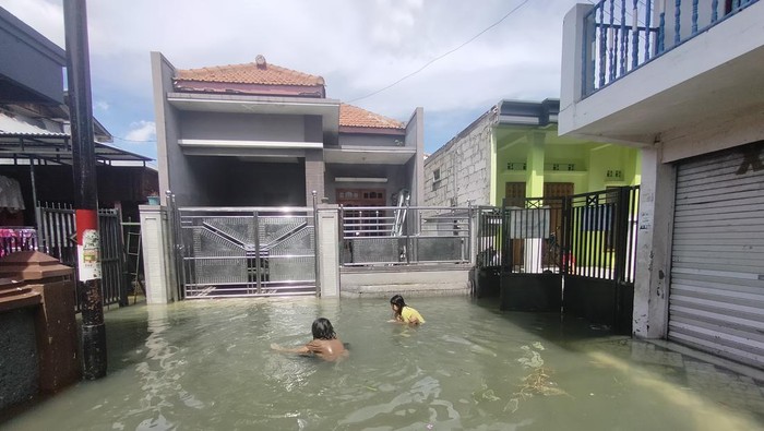 Banjir rob di Morokrembangan Surabaya