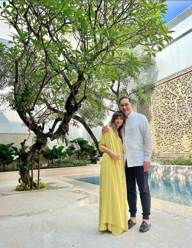 Bianca Adinegoro menikah dengan Lutfi sekitar tahun 2000. Sebelum menikah, Bianca dikenal sebagai seorang model dan juga artis. Foto: Instagram/@bianca.alinda