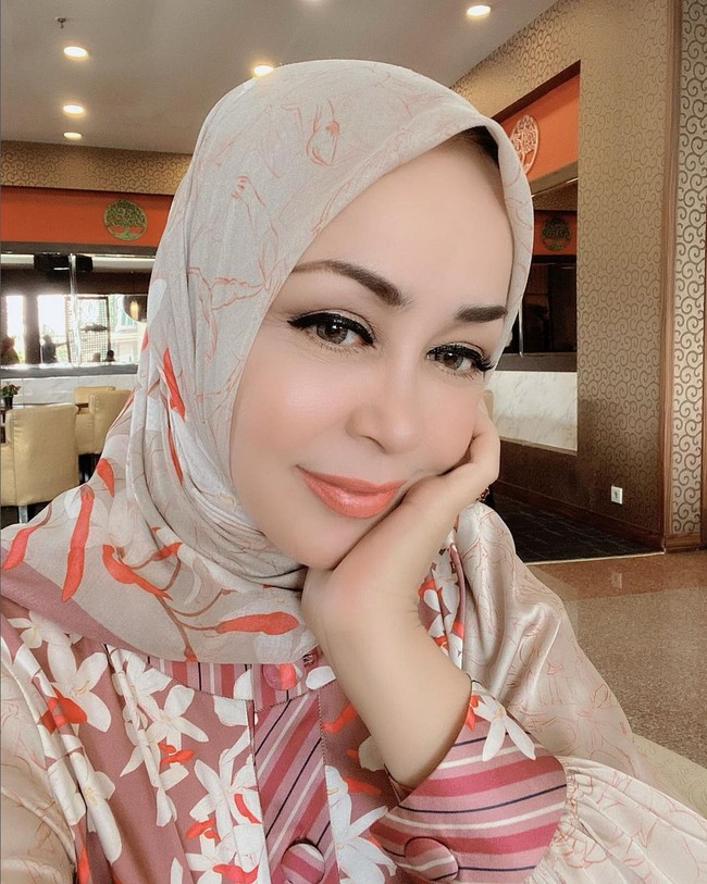 Berkarier sejak awal 1980-an, Chintami Atmanagara sudah 42 tahun eksis di industri hiburan Indonesia. Foto: Instagram/@chintamiatmanagara