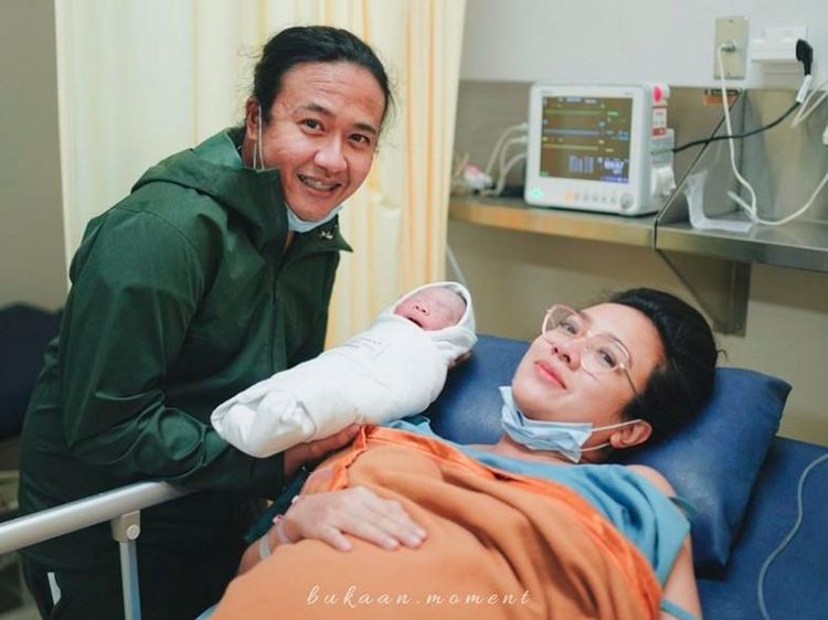 9 Momen Haru Dea Ananda Melahirkan Anak Pertama, Penantian 12 Tahun