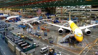 Pesawat Boeing 787 terlihat di Fasilitas Produksi Everett Boeing saat menjalani verifikasi.