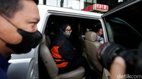 Ade Yasin diduga menyuap pegawai BPK Perwakilan Jawa Barat senilai Rp 1,9 miliar agar Kabupaten Bogor mendapat predikat wajar tanpa pengecualian (WTP) untuk tahun 2021 dari BPK Perwakilan Jawa Barat.