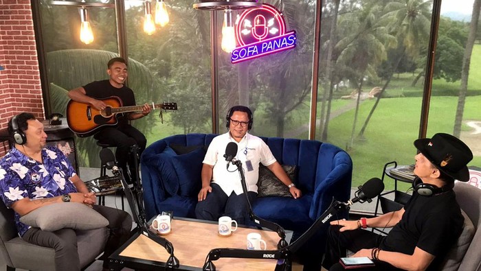 Dorong Transparansi PT KSP Lewat Podcast Sofa Panas PT Krakatau Sarana Properti (KSP) mengenalkan Podcast Sofa Panas untuk transparansi segala hal. Seperti apa dan kayak gimana sih konsepnya?