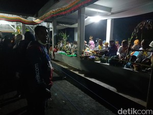 Lulus Mulunen Yadnya Kasada, 2 Dukun Pandita Tengger Dikukuhkan