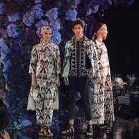 Walaupun masih berusia 15 tahun namun penampilan Eddy saat menjadi model memang sudah tidak diragukan lagi. Tak kalah dari model-model profesional, tinggi anak Maudy Koesnaedi itu bahkan sudah mencapai 185 cm. Foto: Instagram