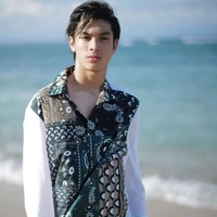 Eddy bergabung dengan manajemen model Studio47.   Hal itu terlihat dari hasil foto-foto pemotretan Eddy yag diunggah oleh akun Instagram Studio47. Foto: Instagram