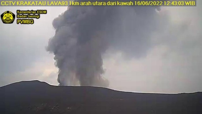 Erupsi Anak Gunung Krakatau.